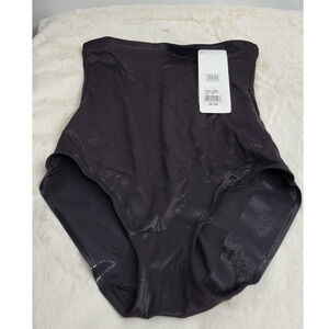 Hi- Wrist Brief Total Control Total Comfort